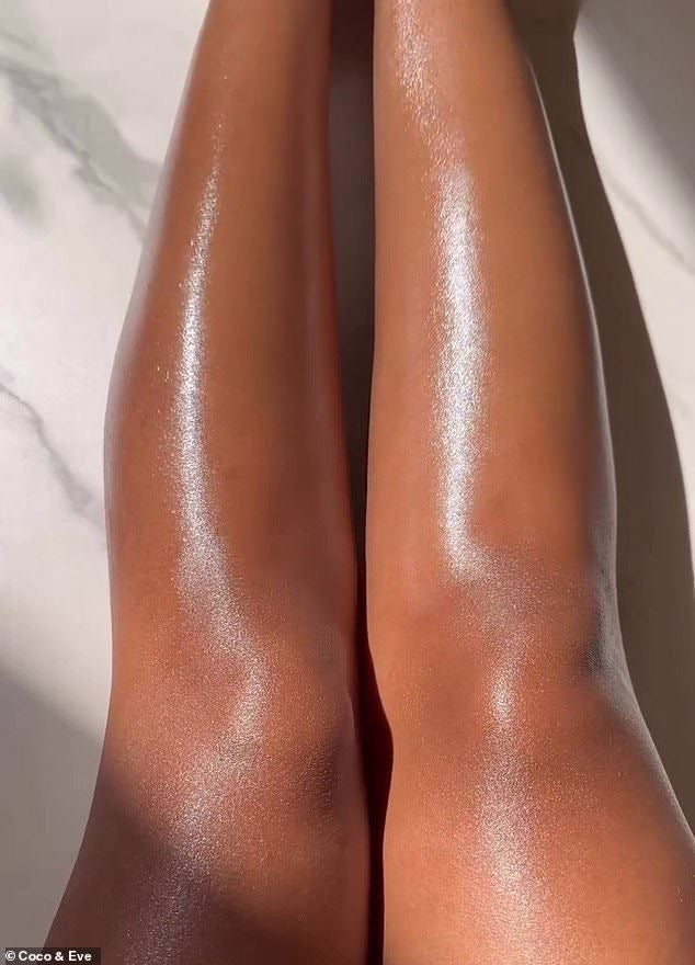 Black Pearl + Niacinamide Body Scrub ✨
.